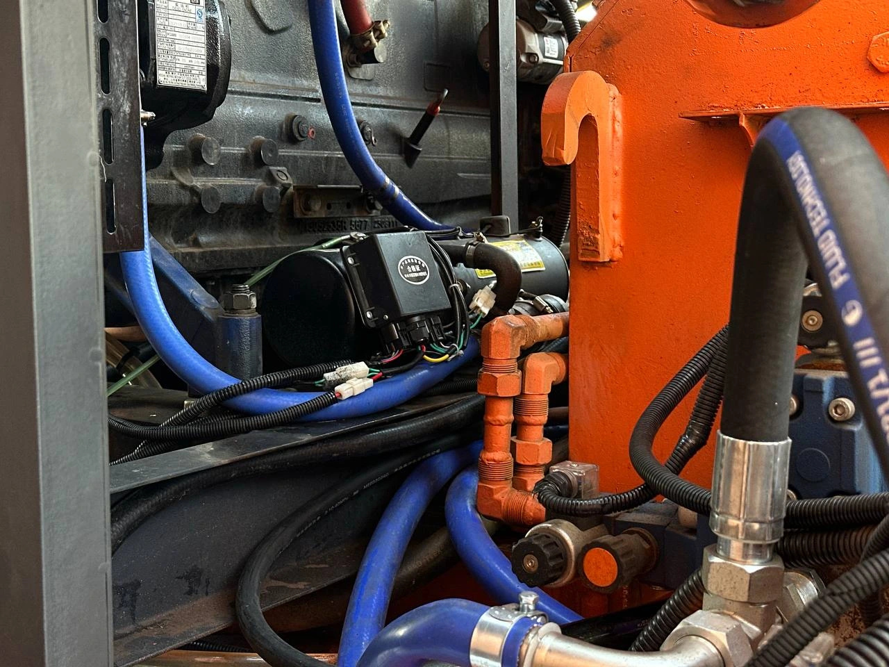 Измельчитель веток и древесины DH-220 на гусеничном ходу